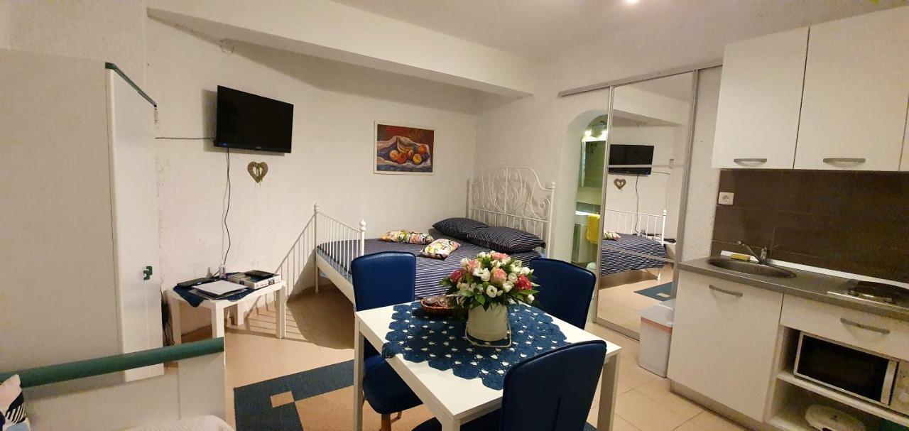 Apartments Dora Crikvenica Extérieur photo